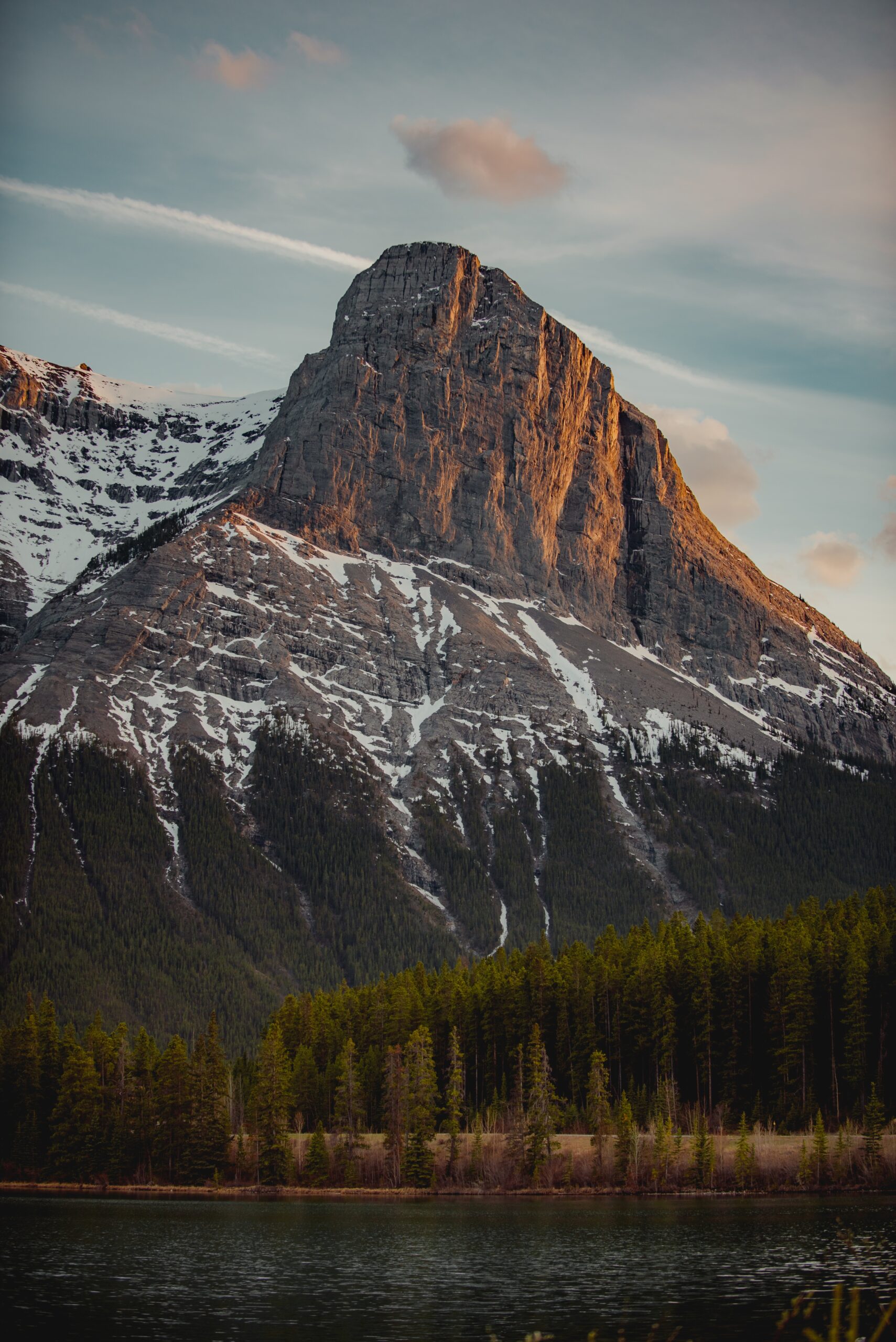 rocky-mountains-banff-alberta-canada-2021-09-04-02-16-17-utc